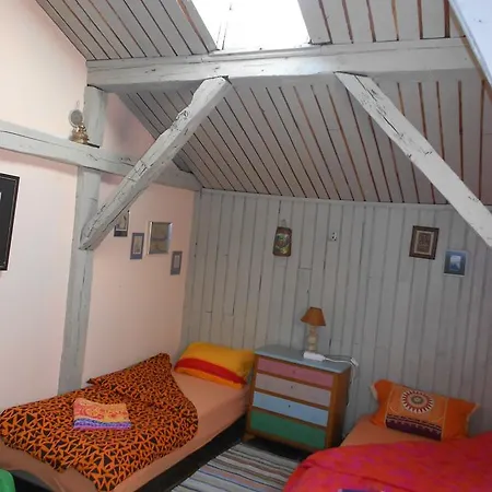 Rooster Hostel *
