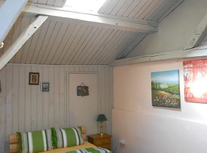 鲁斯特旅舍 * 大特尔诺沃