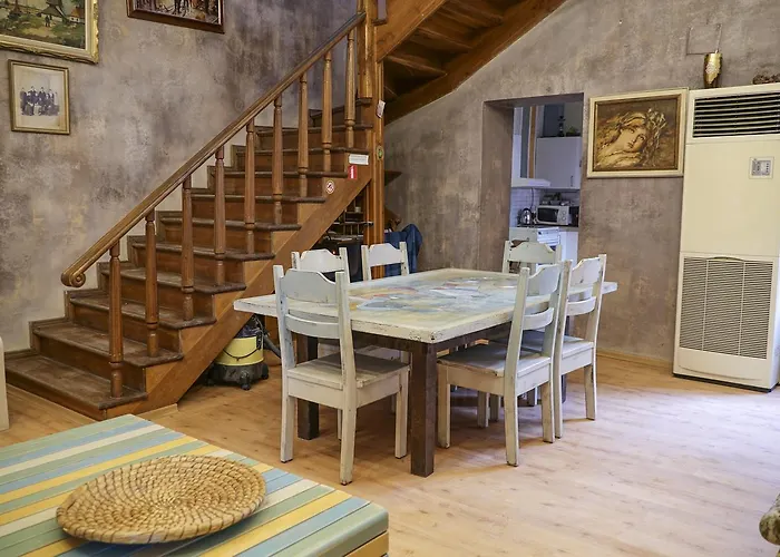 鲁斯特旅舍 旅馆 *